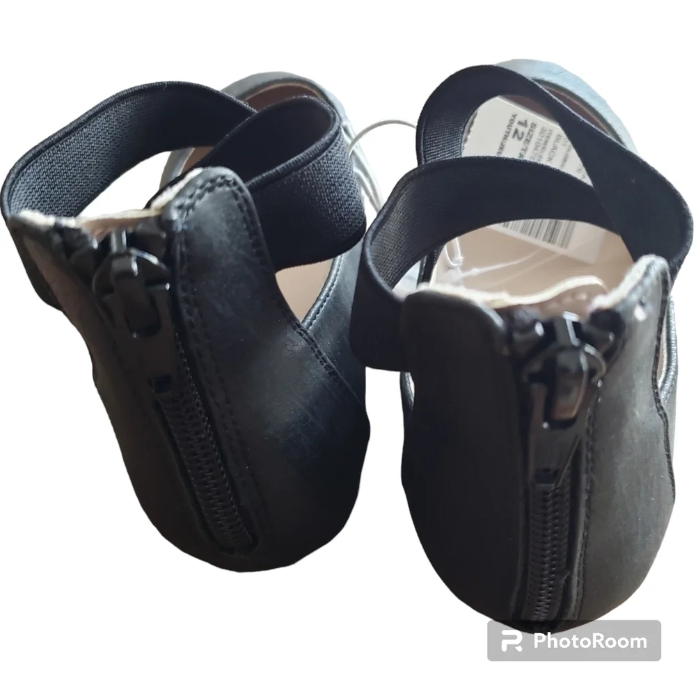 BLACK DRESS SHOES WITH CRISS CROSS STRAPS NWT